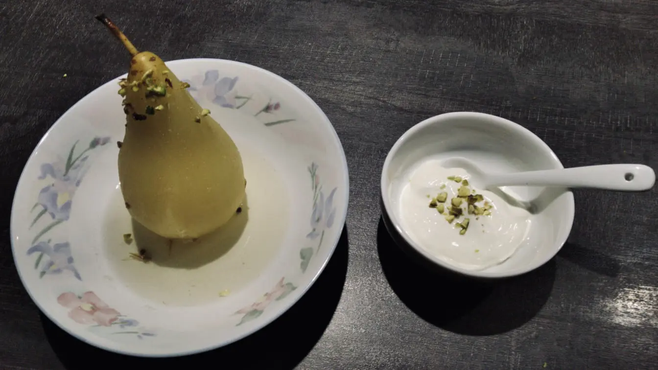 Poires pochées parfumées