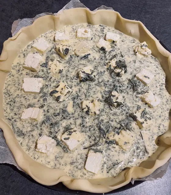 Tarte ortie et fêta avant le four