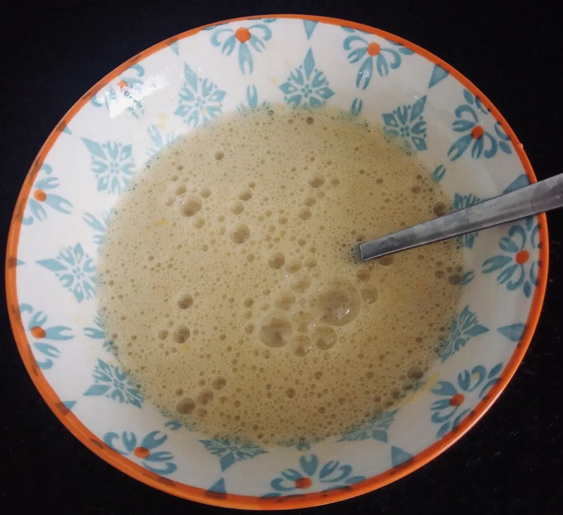 Mélange oeufs et beurre pour Fondant au chocolat citron gingembre