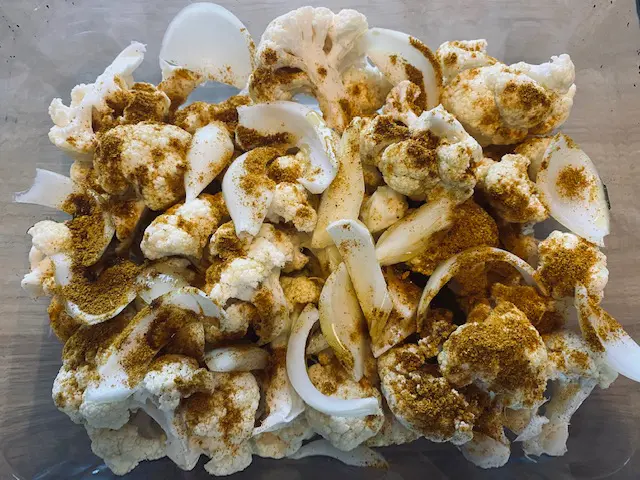 Chou fleur et épices BIO avant le four