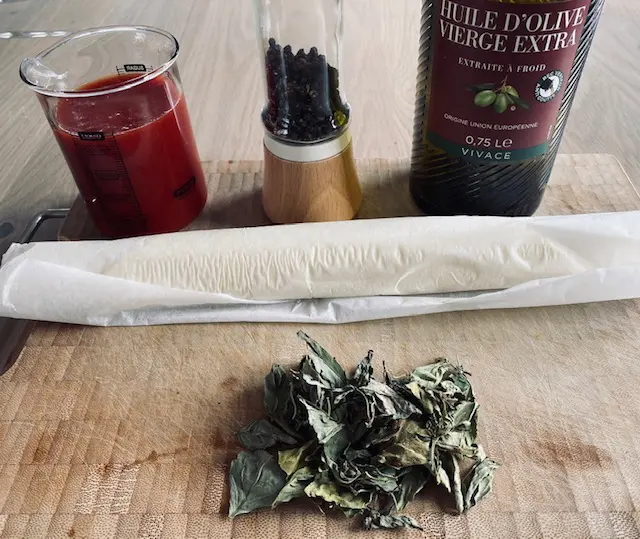 Ingrédients pour Feuilletés tomate et basilic BIO