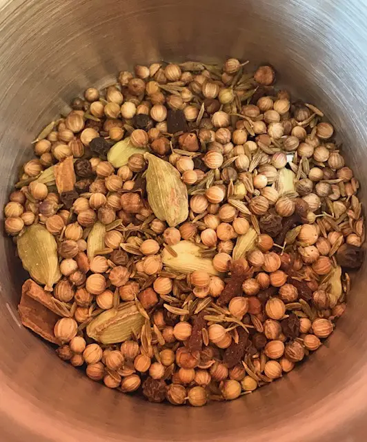 Garam massala BIO dans le moulin