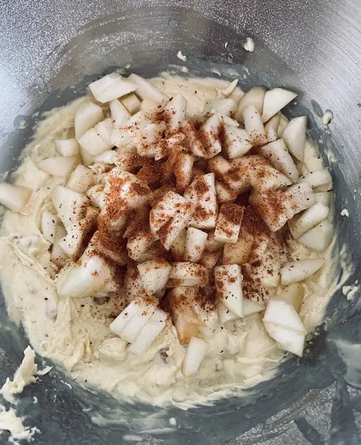 Pâte pour le Gateaux moelleux poires, noix et cannelle BIO
