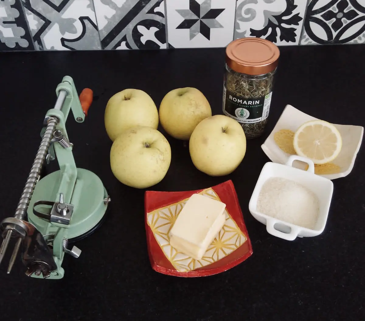 Ingrédients pour les pommes façon tatin au romarin