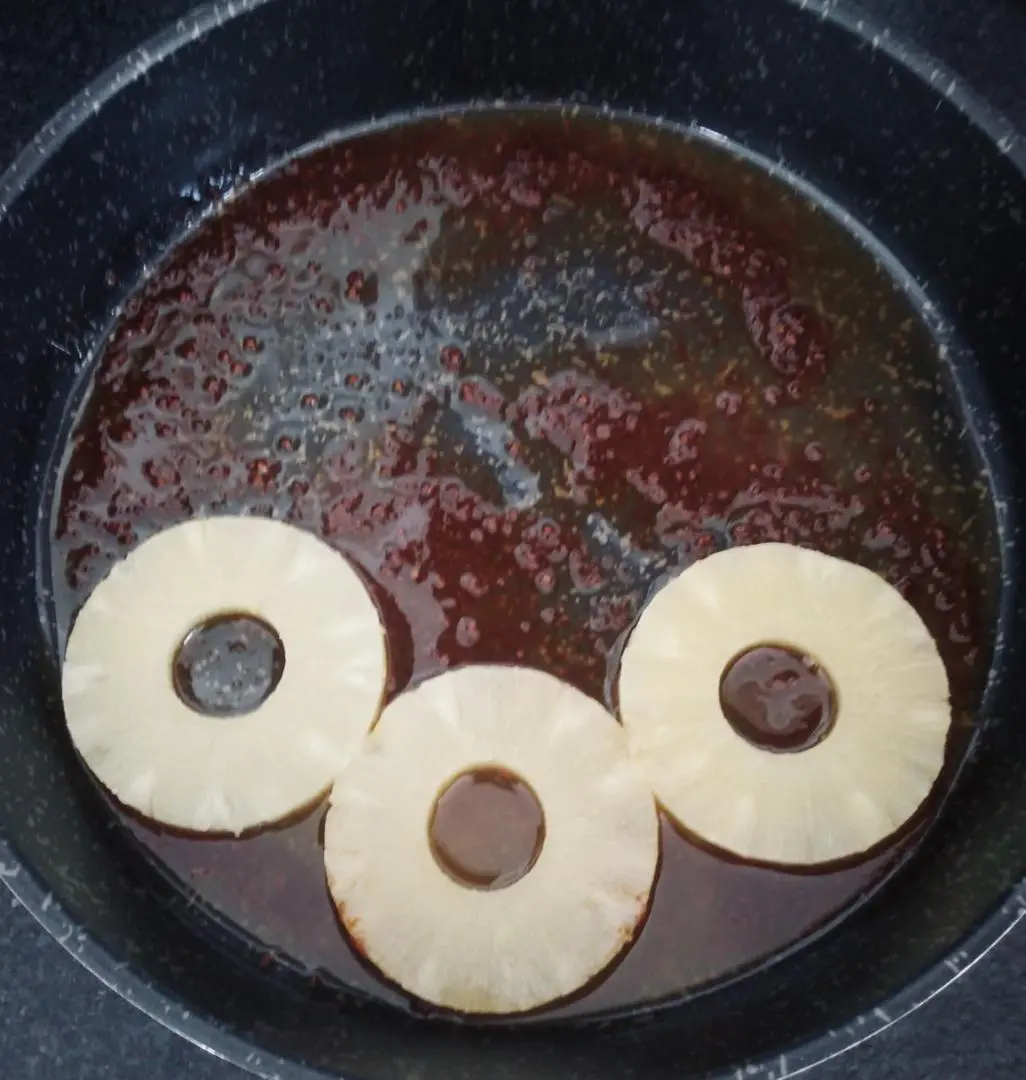 Tranches d'ananas dans le caramel