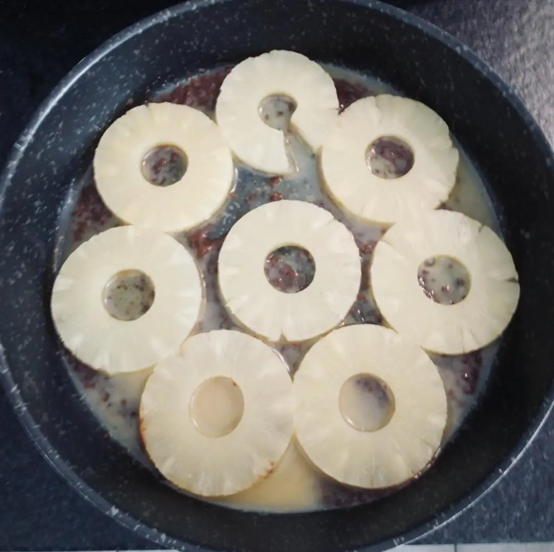 Tranches d'ananas en cuisson