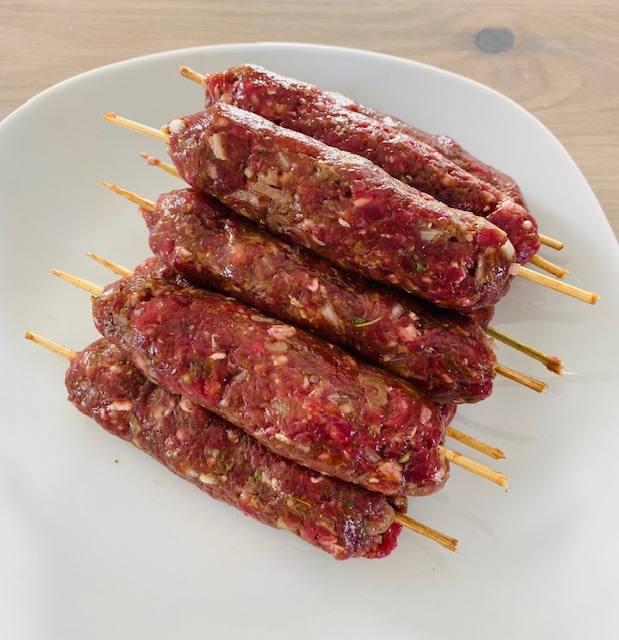 Brochettes de boeuf prêtes à cuire