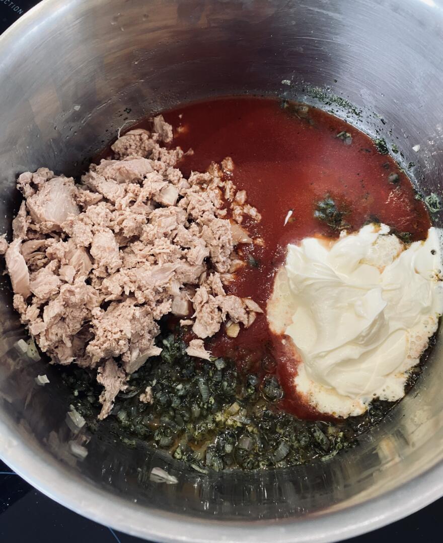 appareil pour les pâtes au thon et à la tomate