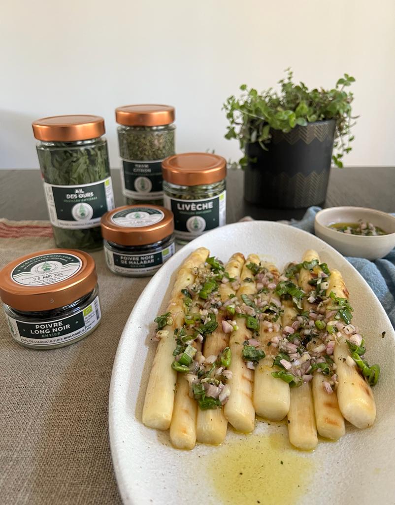 Asperges sauce chimichurri